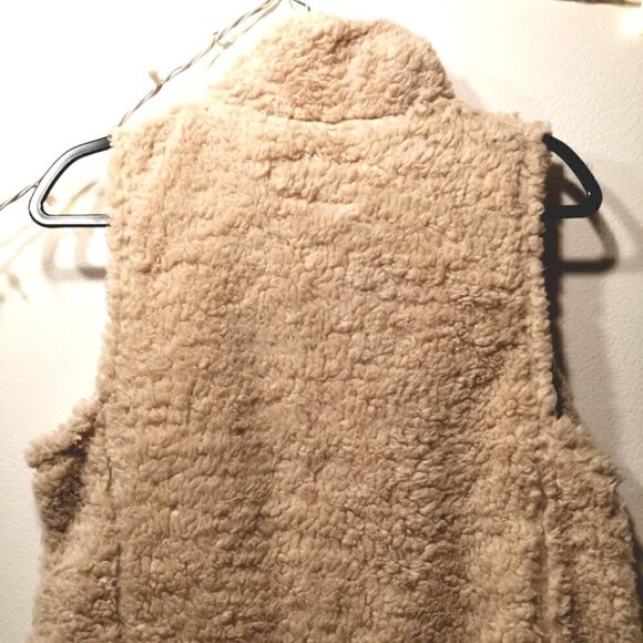 NWT Southern Shirt Women's L Soft Sherpa Vest - Picture 9 of 14
